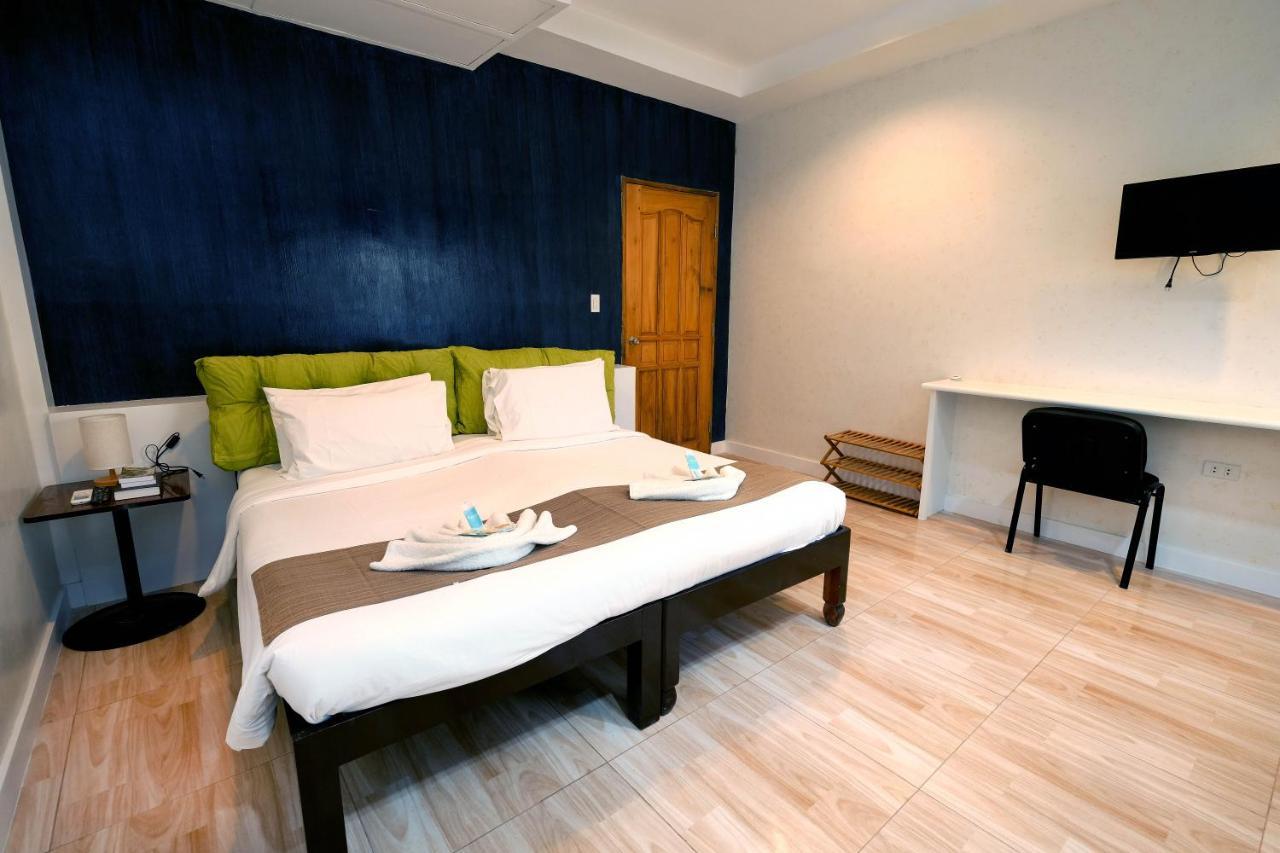 Pescadores Suites Moalboal Kültér fotó